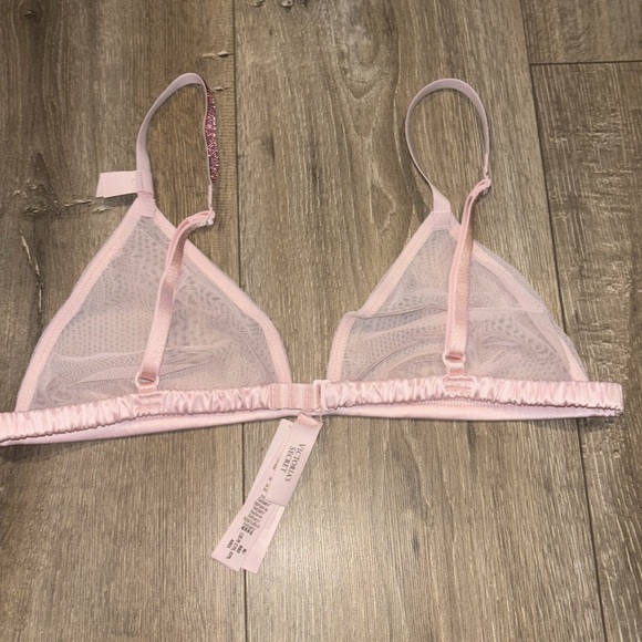 Victoria’s Secret Sheer Shine Strap Bra - Picture 6 of 7